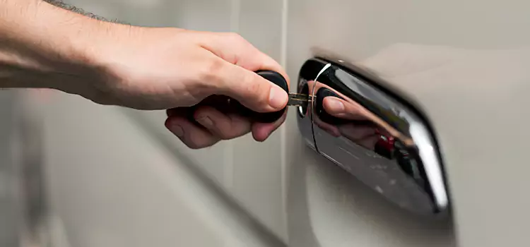 Why Choose Our Auto Locksmith Team in Saint-Raymond, QC?